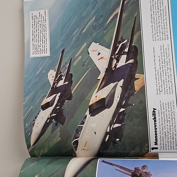 Air warfare book hardcover Firepower aviation tactical illustrations - Picture 7 of 10